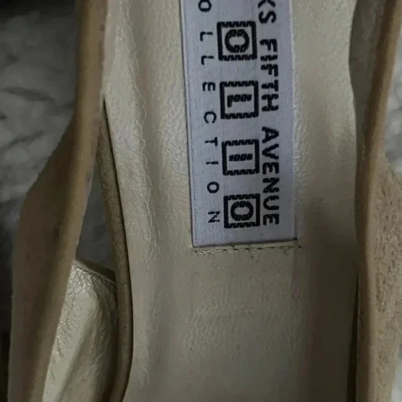 Saks Fifth Avenue Folio Tan Suede Heels … Size   11B - Picture 2 of 7